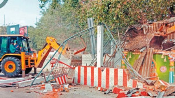 சென்னை தேனாம்பேட்டையில் 2 பழமையான கோவில்கள் இடித்து அகற்றம்.. மாநகராட்சி அதிரடி நடவடிக்கை