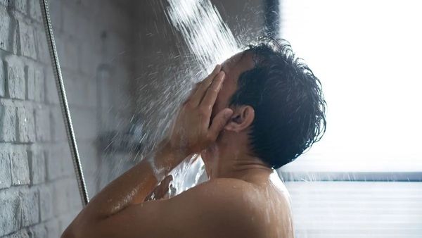 இறப்புக்கு சென்றுவிட்டு வந்ததும் குளிப்பதற்கான காரணம் என்ன தெரியுமா?