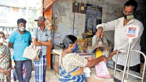 சர்க்கரை அட்டைதாரர்களுக்கு ரேஷனில் இனிப்பு செய்தி.. ரேஷன் கடைகளில் புதிய மாற்றம்.. தமிழக அரசு சபாஷ்