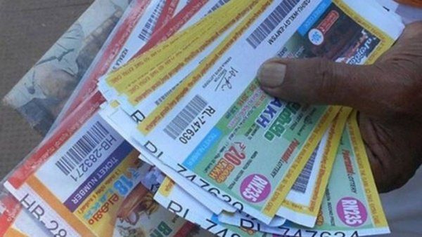 முதல் பரிசு ரூ.10 கோடி.. கேரளாவில் அலைமோதும் லாட்டரி பிரியர்கள்.. சம்மர் பம்பரில் அதிக சேல்ஸ் எங்கே?