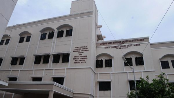 கேரி பேக்கிற்கு காசு.. பிரபல நிறுவனம் வாடிக்கையாளருக்கு இழப்பீடு வழங்க நுகர்வோர் நீதிமன்றம் உத்தரவு!