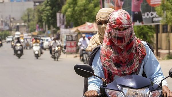 கொளுத்தி எடுக்கும் வெயில்.. இன்று 6 மாவட்டங்களில் சதம் அடித்த சூரியன்! சேலத்தில் தான் டாப்!