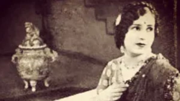 ஆணாதிக்கம் மிகுந்த காலத்தில் சாதித்தவர்.. இந்தியாவின் முதல் பெண் இயக்குநர் யார் தெரியுமா?