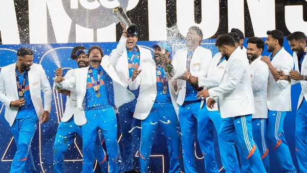 எல்லா டீமையும் ஓடவிட்டு! சாம்பியன்ஸ் டிராபியை வென்ற இந்தியா! பயங்கர வலுவானது எப்படி? சூட்சமமே இதான்