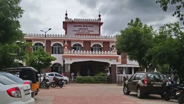 தேனியில் தாசில்தார், சர்வேயர், விஏஓ.. அரசு அதிகாரிகளுக்கு புதிய வழியில் பாடம் புகட்டிய விவசாயி