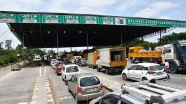 தமிழகத்தில் 40 சுங்கச் சாவடிகளில் கட்டணம் உயர்வு! இன்று நள்ளிரவு முதல் அமலாகிறது!