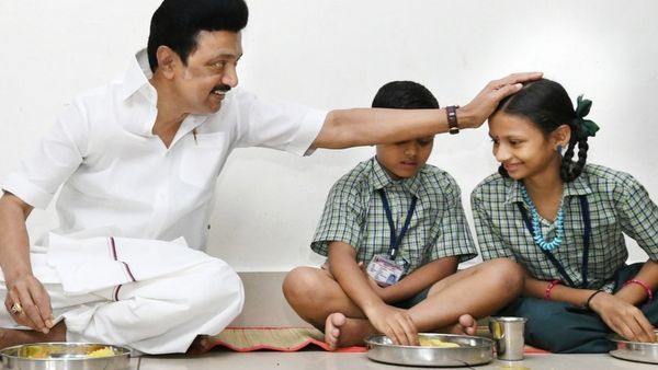 உப்புமா கிடையாது.. காலை உணவு திட்டத்தில் இனி சாம்பாருடன் பொங்கல்.. சட்டசபையில் அறிவிப்பு!