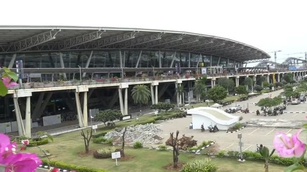 சென்னை ஏர்போர்ட் சுங்கத்துறை உயர் அதிகாரிகள் கூண்டோடு இடமாற்றம்!