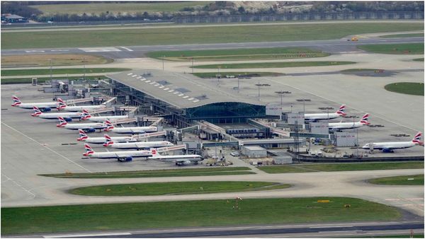 இல்லாத ஏர்போர்ட்டை ரூ.20 ஆயிரம் கோடிக்கு.. சர்வதேச வங்கியிடம் விற்ற பலே ஆசாமி! தலையே சுத்துது போங்க