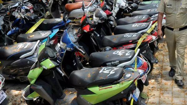 காஞ்சிபுரத்தில் கணவனின் தவறு.. தாலியை அடகு வைத்து வாகனத்தை ஏலத்தில் மீட்ட மனைவி.. கண்ணீருடன்  நன்றி