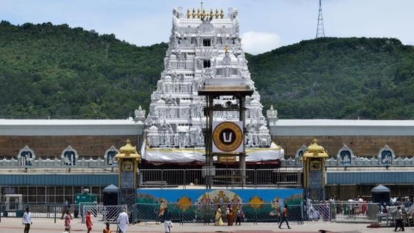 குரோதி ஆண்டின் கடைசி நாள்! திருப்பதி ஏழுமலையானை இலவச தரிசனத்தில் தரிசிக்க எவ்வளவு மணி நேரம்?