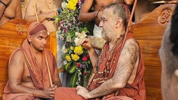 காஞ்சி சங்கர மடத்தின் இளைய பீடாதிபதி பொறுப்பேற்பு.. யார் இந்த கணேச சர்மா டிராவிட்?