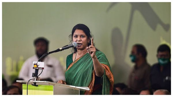 பெண்ணை இழிவாகப் பேசுபவர் சுயமரியாதைக்காரர் அல்ல - கனிமொழி காட்டம்