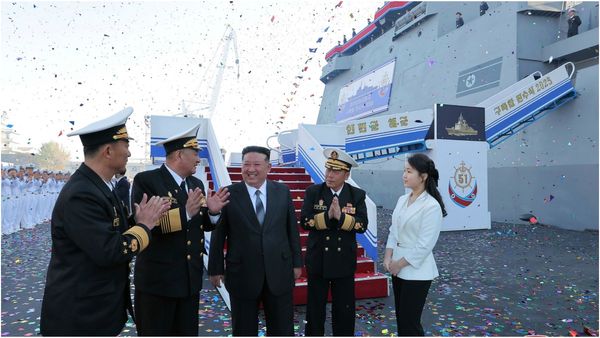 அணு ஆயுத டெஸ்டிராயரை இறக்கிய கிம்! சட்டென பாய்ந்த ஏவுகணைகள்! உற்று பார்க்கும் தென்கொரியா & அமெரிக்கா