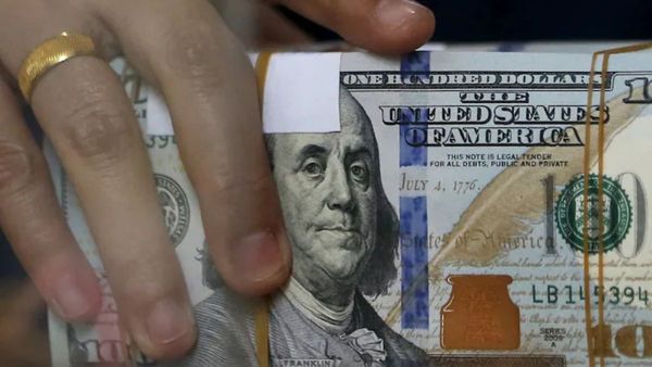 ஒரே நாளில் 2 லாட்டரியில் பரிசு! கொட்டிய பண மழை.. அதிர்ஷ்டம்னா இதுதான்! மகளால் அடித்த ”லக்”