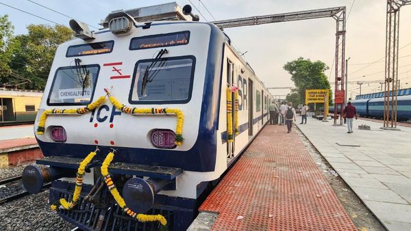 அதுக்குள்ளயா.. ஒரு வாரம் தானே ஆச்சு! சென்னை ஏசி மின்சார ரயில் சேவை திடீர் ரத்து! வெளியான காரணம்!