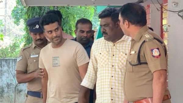 மண்ட மேல் கொண்டய மறந்த ஜான் ஜெபராஜ்! குத்தாட்ட போதகர் சிக்கியது எப்படி?பக்கா ஸ்கெட்ச்..சபாஷ் போலீஸ்!