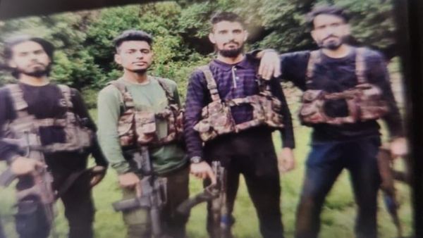 காஷ்மீர் தாக்குதல் நடத்திய 4 பேர் இவர்கள் தான்.. 26 அப்பாவிகளை கொன்ற பயங்கரவாதிகளின் போட்டோ இதோ