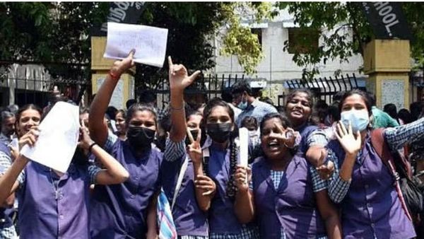 +1 மாணவர்களுக்கு குட் நியூஸ்! இந்த கேள்வி நம்பரை போட்டிருந்தாலே கருணை மதிப்பெண்!