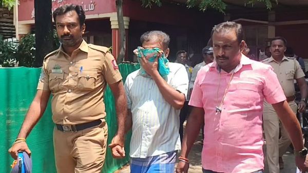 வசூல் வேட்டையில் இறங்கிய போலி உணவு பாதுகாப்பு அதிகாரி.. மடக்கிப் பிடித்த பிரியாணி கடைக்காரர்!