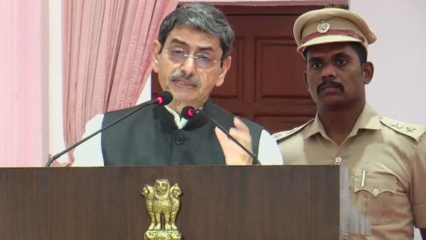 “சமூக நீதி குறித்து பேசும் தமிழ்நாட்டில் தான் இந்த நிலை”.. ஆளுநர் ஆர்.என்.ரவி பேச்சு!