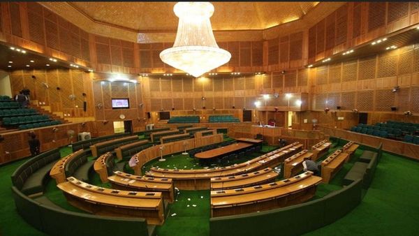 பஹல்காம் பயங்கரவாத தாக்குதல்: ஜம்மு காஷ்மீர் சட்டசபையில் இரங்கல்- கண்டனத் தீர்மானம் நிறைவேற்றம்!