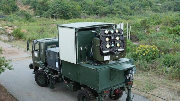 இந்தியாவை இனி தொட முடியாது.. இந்தியா களமிறக்கும் ராட்சசன்.. ட்ரோன்களை வானிலேயே அழிக்கும் லேசர் சிஸ்டம்