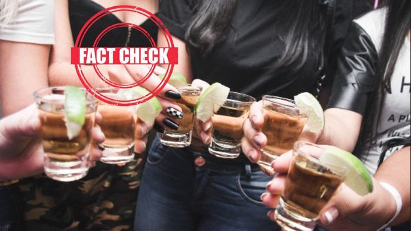 தமிழ்நாட்டில் பார் ஒன்றில் பெண்கள் கூட்டமாக மது அருந்தினார்களா.. அரசு விளக்கம்