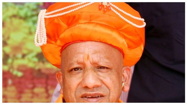 பொலிட்டிக்கல் சயின்ஸ் பாடம்னா ஆர்எஸ்எஸ் பற்றி கேள்வி கேட்கலாமா? உ.பி. பேராசிரியருக்கு நேர்ந்த கதி!