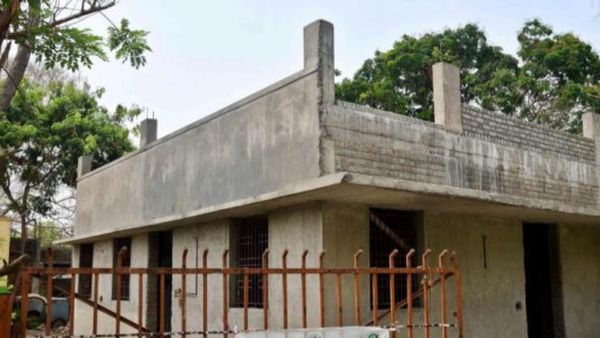 அரசே அறிவித்தும் ஜல்லி, எம்.சாண்ட் விலை குறையவில்லை! வீடு விலை எகிறும்.. அரசுக்கு வலுக்கும் கோரிக்கை