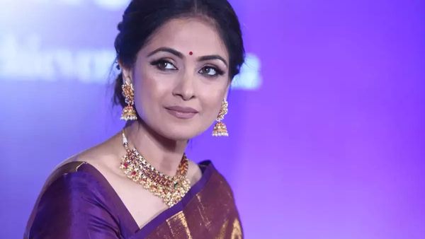 அஜித்தின் பத்மபூஷனுக்கு வாழ்த்துக்கள்.. விஜய் பற்றிய கேள்விக்கு நாசூக்காக பதில் சொன்ன சிம்ரன்