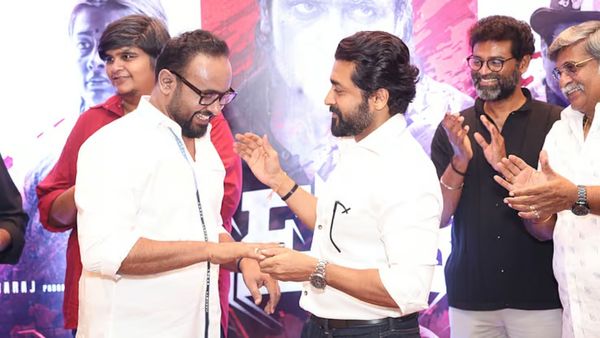 RETRO: ரெட்ரோ வெற்றி.. சூர்யாவிற்கு விநியோகஸ்தகர் வைரத்தில் கொடுத்த கிப்ட்.. எமோஷனல் தருணம்