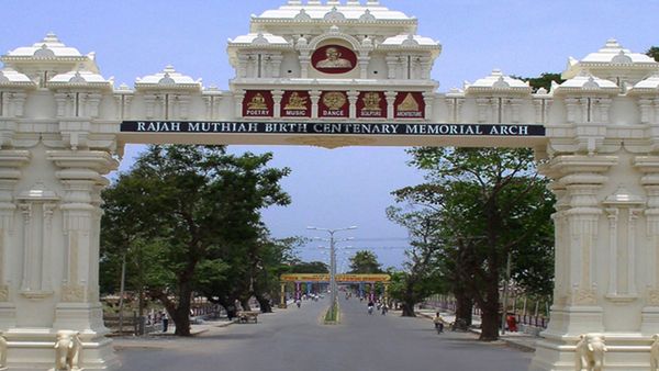 சிதம்பரத்தில் படித்த போது உல்லாசம்.. வீடியோவால் வில்லங்கம்.. பேராசிரியர் மீது நாமக்கல் பெண் புகார்