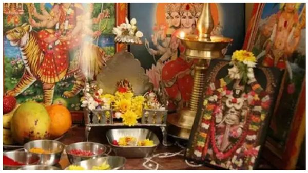 இந்த 1 பொருள் பூஜை அறையில் வைத்தால் போதும்.. பூஜையறையில் கண்ணாடி வைக்கலாமா? சூப்பர் வாஸ்து டிப்ஸ்