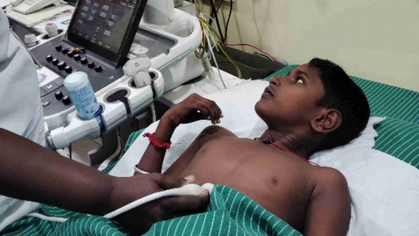 10 வயது மகனின் உயிரை காக்க.. தனியாக போராடும் விவசாயி தாய்.. அவசர சிகிச்சைக்கு.. உடனே உதவுங்கள்!