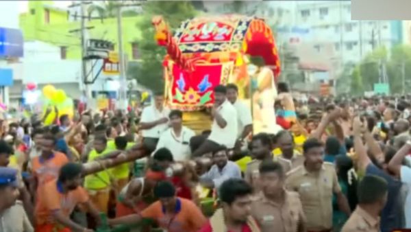 ”வராரு.. வராரு.. அழகர் வராரு” பக்தர்கள் புடைசூழ மதுரை வந்தார் கள்ளழகர்.. பக்தர்கள் உற்சாகம்