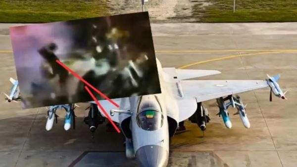 சுக்கு சுக்கா நொறுங்கிய பாகிஸ்தானின் சீன ரக JF-17 போர் விமானம்.. நடுவானில் உடைத்தெறிந்த இந்தியா