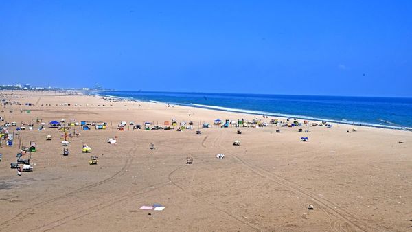 வேற லெவலில் மாறும் மெரினா பீச்! 4 கடற்கரைகளுக்கு நீலக்கொடி சான்றிதழ் பெற.. பணிகளை மேற்கொள்ள அனுமதி!