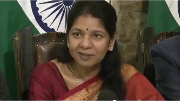 அணு ஆயுதத்தால் இந்தியாவை பாகிஸ்தானால் அச்சுறுத்த முடியாது! ரஷ்யாவில் அடித்து கூறிய கனிமொழி 