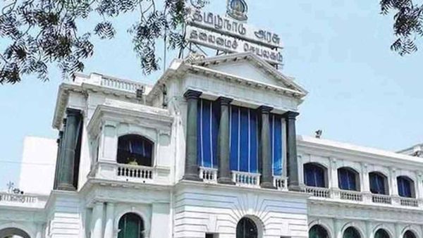 தமிழக பள்ளிக் கல்வித்துறையில் நடந்த அதிரடி மாற்றம்.. 6 இணை இயக்குநர்கள் டிரான்ஸ்பர்!