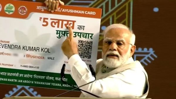 மத்திய அரசு தரும் ஆயுஷ்மான் அட்டை.. மூத்த குடிமக்களுக்கு 5 லட்சம் ரூபாய்.. எப்படி விண்ணப்பிப்பது?