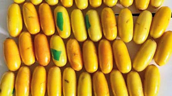 வயிற்றில் இருந்த பொருளின் மதிப்பு மட்டும் ரூ.8.5 கோடி .. மும்பை விமான நிலையத்தில் சிக்கியது எப்படி