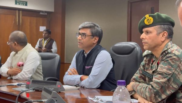 போர் நிறுத்தத்தை மீறி தாக்கும் பாகிஸ்தான்! பதிலடி கொடுக்க ராணுவத்துக்கு உத்தரவு! முழு சுதந்திரம்