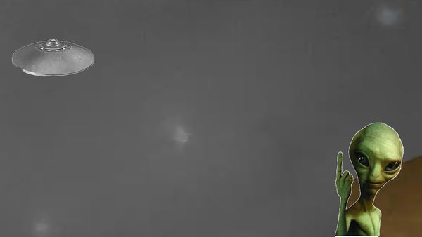 கரூரில் உலா வரும் ஏலியன்கள்? வானில் வட்டமிடும் மர்ம வெளிச்சம்! பறக்கும் தட்டா என மக்கள் குழப்பம்!