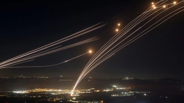 குறி வச்சா இரை விழனும்..பாக்.,ஐ பதம் பார்த்த இந்தியா! குருவி போல விழுந்த ட்ரோன்கள்..வீடியோவை பாருங்க