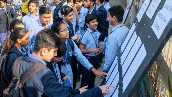 சிபிஎஸ்இ 10ம் வகுப்பு பொதுத்தேர்வு ரிசல்ட்.. மீண்டும் தென்னிந்தியா ஆதிக்கம்.. சென்னைக்கு எந்த இடம்?