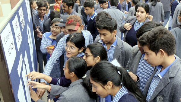 சிபிஎஸ்இ 12ம் வகுப்பு ரிசல்ட்.. டாப் 3ல் சென்னை.. பின்தங்கிய வடமாநிலங்கள்.. முழு விவரம்!