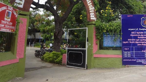 கோவை ராமநாதபுரம் மாநகராட்சி பள்ளியில் பிளஸ் 2 சேர வந்த நெல்லை மாணவிக்கு வந்த வித்தியாசமான சிக்கல்