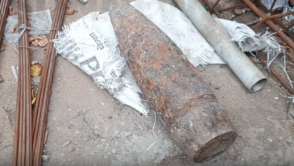 சென்னை எர்ணாவூரில் பள்ளம் தோண்டியபோது வெடிகுண்டு கண்டெடுப்பு.. உடனே ஓடி வந்த நிபுணர்கள்!