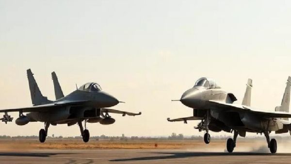பாகிஸ்தானுக்கு பயம் காட்டும் இந்தியா.. உத்தரப்பிரதேசத்தில் போர் விமானங்களை தரையிறக்கிய விமானப் படை